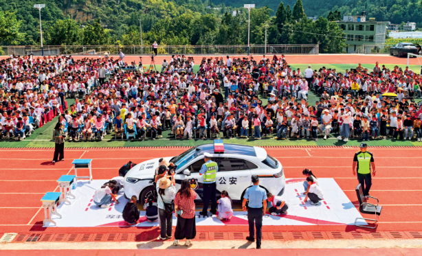 同向发力条块结合标本兼治推动村庄学生